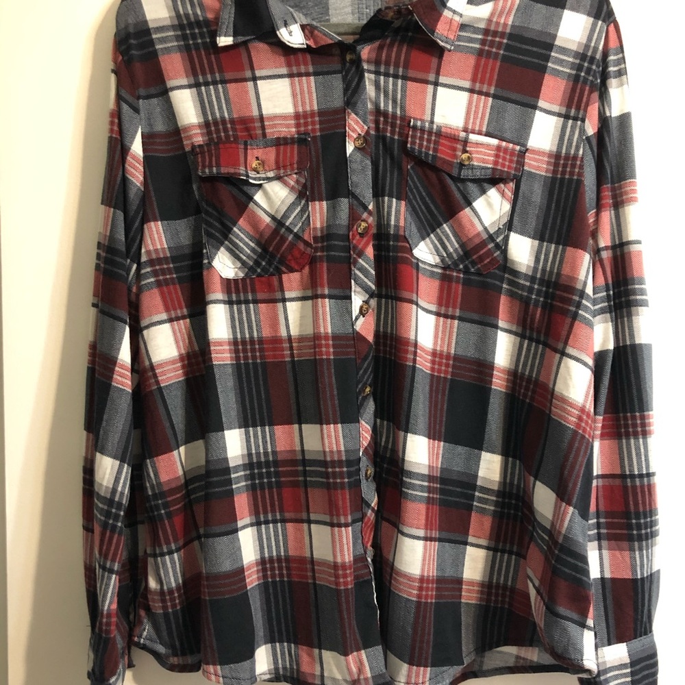 Size 1X juniors plaid long sleeve top